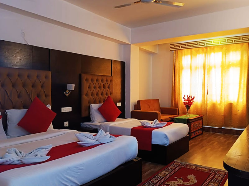 Premium Triple Mountain View