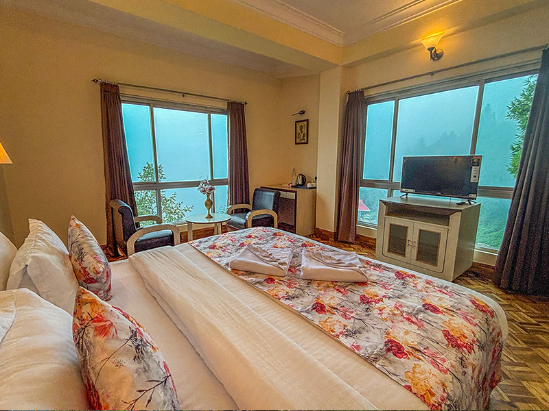 Premium Kanchenjungha View